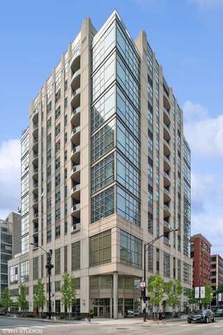 150 W Superior Street, Chicago, IL 60654