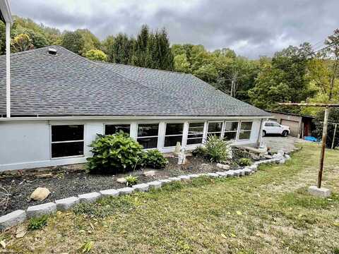 22 Frog Hollow Road, Tunnelton, WV 26444