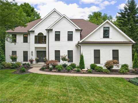 465 Bradford Lane, Aurora, OH 44202