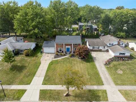 6066 Forest Ridge Drive, North Olmsted, OH 44070