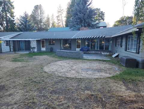 303 2ND ST W, CHEWELAH, WA 99109