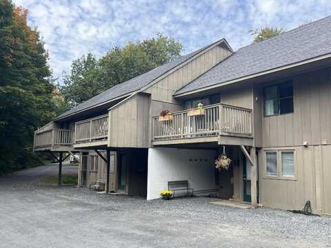 83 Drumleys South Road, Warren, VT 05674