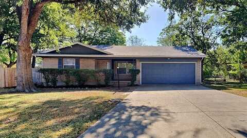 216 Pensacola Avenue, Waxahachie, TX 75165