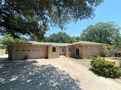 2913 Jason Court, Fort Worth, TX 76112