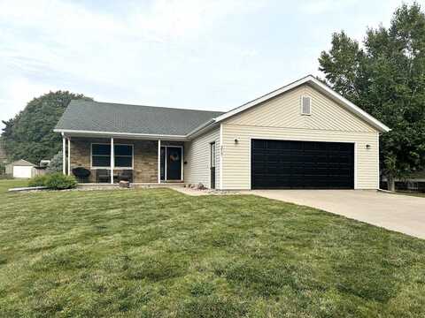 317 4th Ave NE, Sioux Center, IA 51250