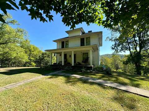 12242 Clay Road, Newton, WV 25266