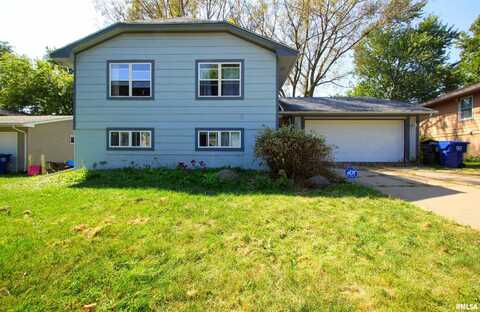 5812 N THORNWOOD Avenue, Davenport, IA 52806