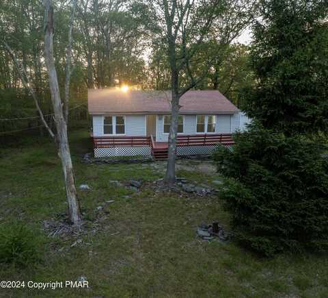 2152 Spring Drive, Bushkill, PA 18324