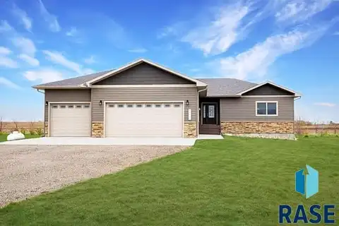 26166 Reed Ct, Canistota, SD 57012