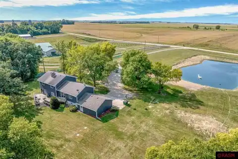 8488 377th Avenue, Blue Earth, MN 56013