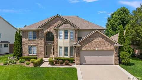 51407 MIDLAND Circle, Macomb, MI 48042