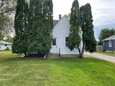 211 4th Avenue NE, Cambridge, MN 55008