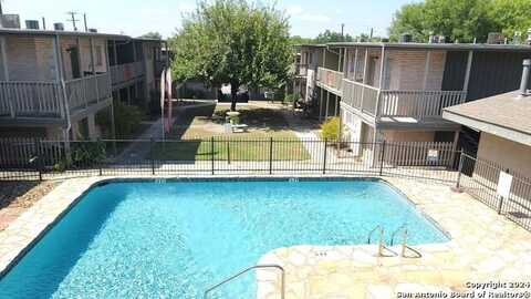 516 GENTLEMAN RD, Balcones Heights, TX 78201