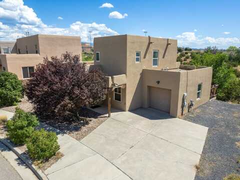 6453 Cerros Grandes Drive, Santa Fe, NM 87507