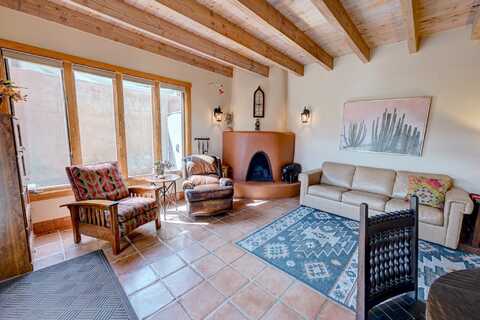 244 Maynard, Santa Fe, NM 87501