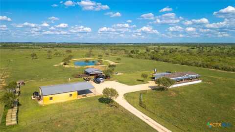 300 County Road 243, Floresville, TX 78114