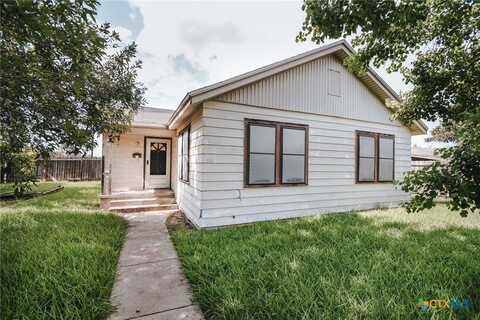 102 Lariat Lane, Victoria, TX 77901