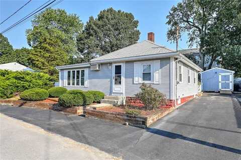 15 Chelmsford Avenue, Warwick, RI 02889