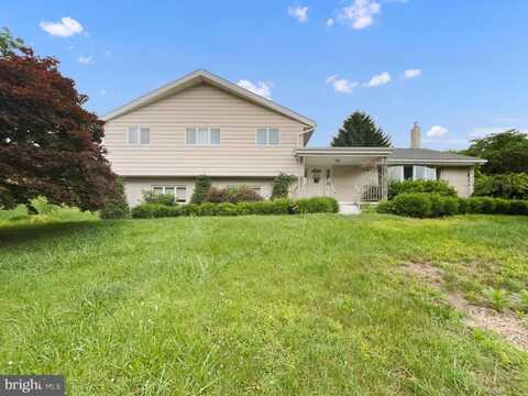 83 IMPERIAL DRIVE, MOHNTON, PA 19540