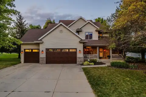 2921 Wellington Drive, Cedar Falls, IA 50613