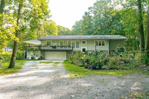 8825 Church Road, Le Roy, NY 14482