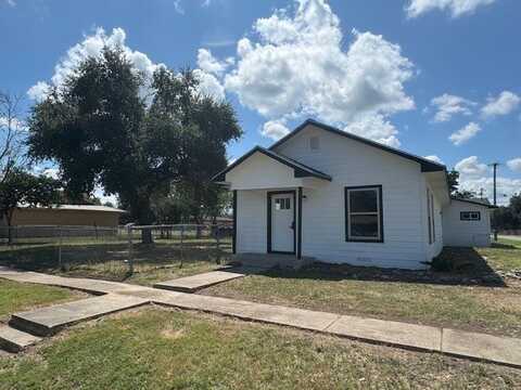 600 E Thornton Street, Three Rivers, TX 78071