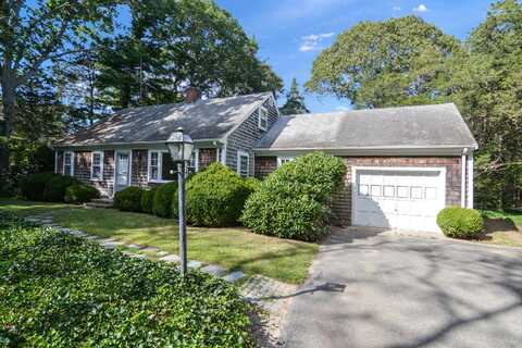 137 Nashawena Street, Falmouth, MA 02540