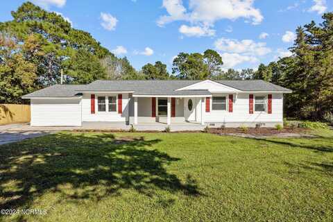 126 English Street, Newport, NC 28570