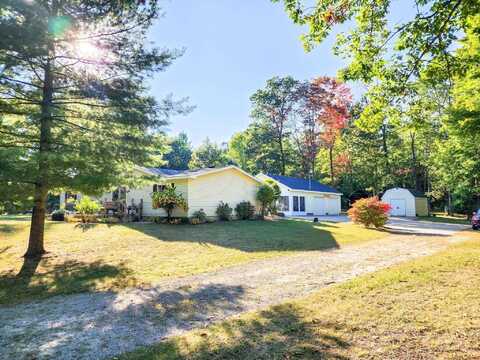 3901 E Long Lake, Harrison, MI 48625