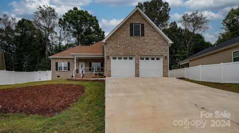 106 Eastwood Village Court, Hudson, NC 28638