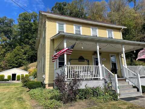 2520 Saylor School Rd, Hollsopple, PA 15935