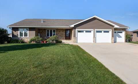 178 White Oak Drive SE, Cascade, IA 52033