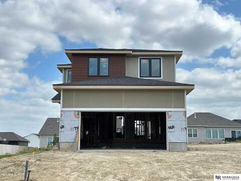 12117 S 111th Avenue, Papillion, NE 68046