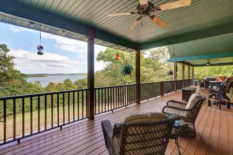1056 Bread Tray Mountain Road, Lampe, MO 65681