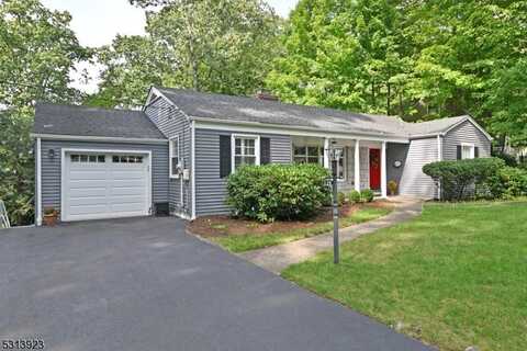 129 Norman Dr, Ramsey, NJ 07446