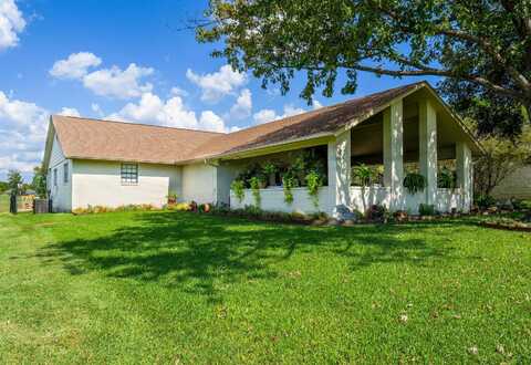 430 St Andrews St, Meadowlakes, TX 78654