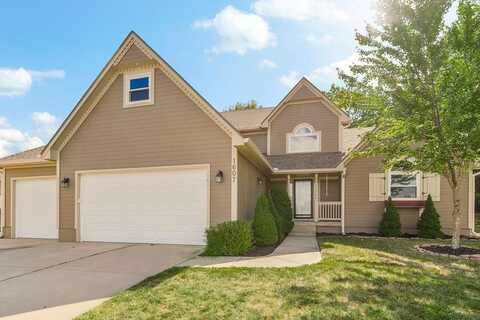 1607 BRADFORD Drive, Greenwood, MO 64034