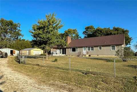 10784 70th Street, Chetopa, KS 67336