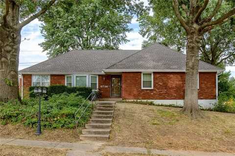 6736 N Euclid Avenue, Gladstone, MO 64118