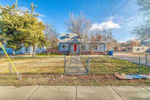 904 N Illinois Ave, Caldwell, ID 83605
