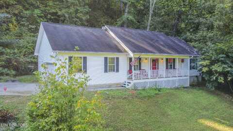 689 Mahoney Rd, Oliver Springs, TN 37840