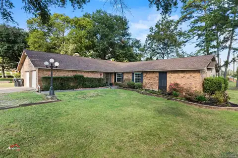 2090 Fort Dr, Longview, TX 75604