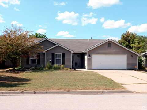 1005 Home Circle, Lawrence, KS 66046