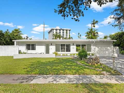 12560 Alamanda Dr, North Miami, FL 33181