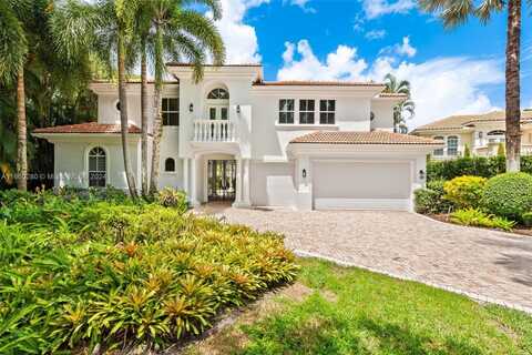 8935 Oakland Hills Dr, Delray Beach, FL 33446