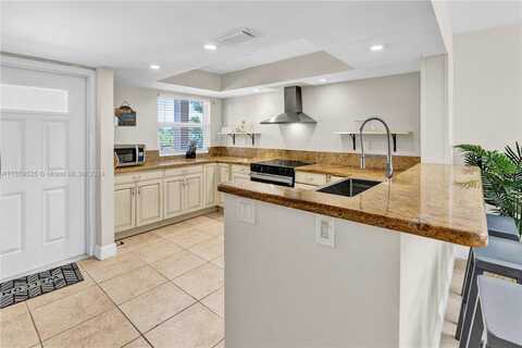 1069 Hillsboro Mile, Hillsboro Beach, FL 33062