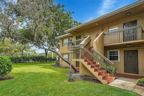 855 NW 103rd Ter, Pembroke Pines, FL 33026