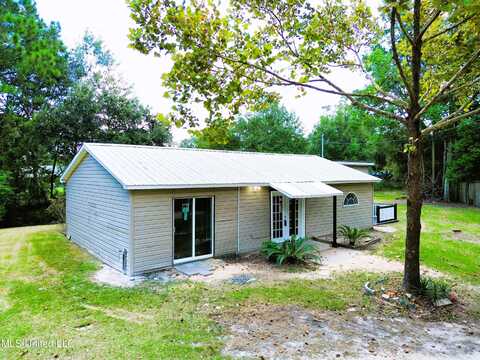 7637 Lexington Drive, Biloxi, MS 39532