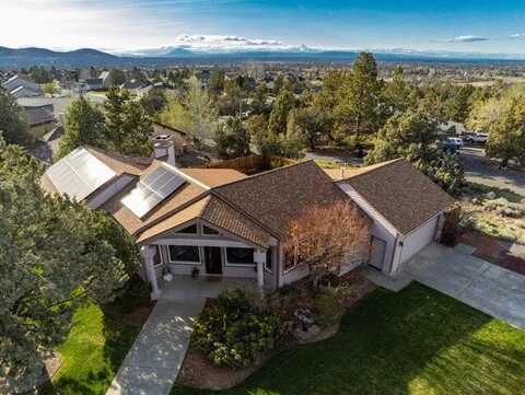 3609 SW Hillcrest Drive, Redmond, OR 97756