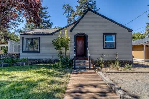 135 SE 4th Street, Bend, OR 97702